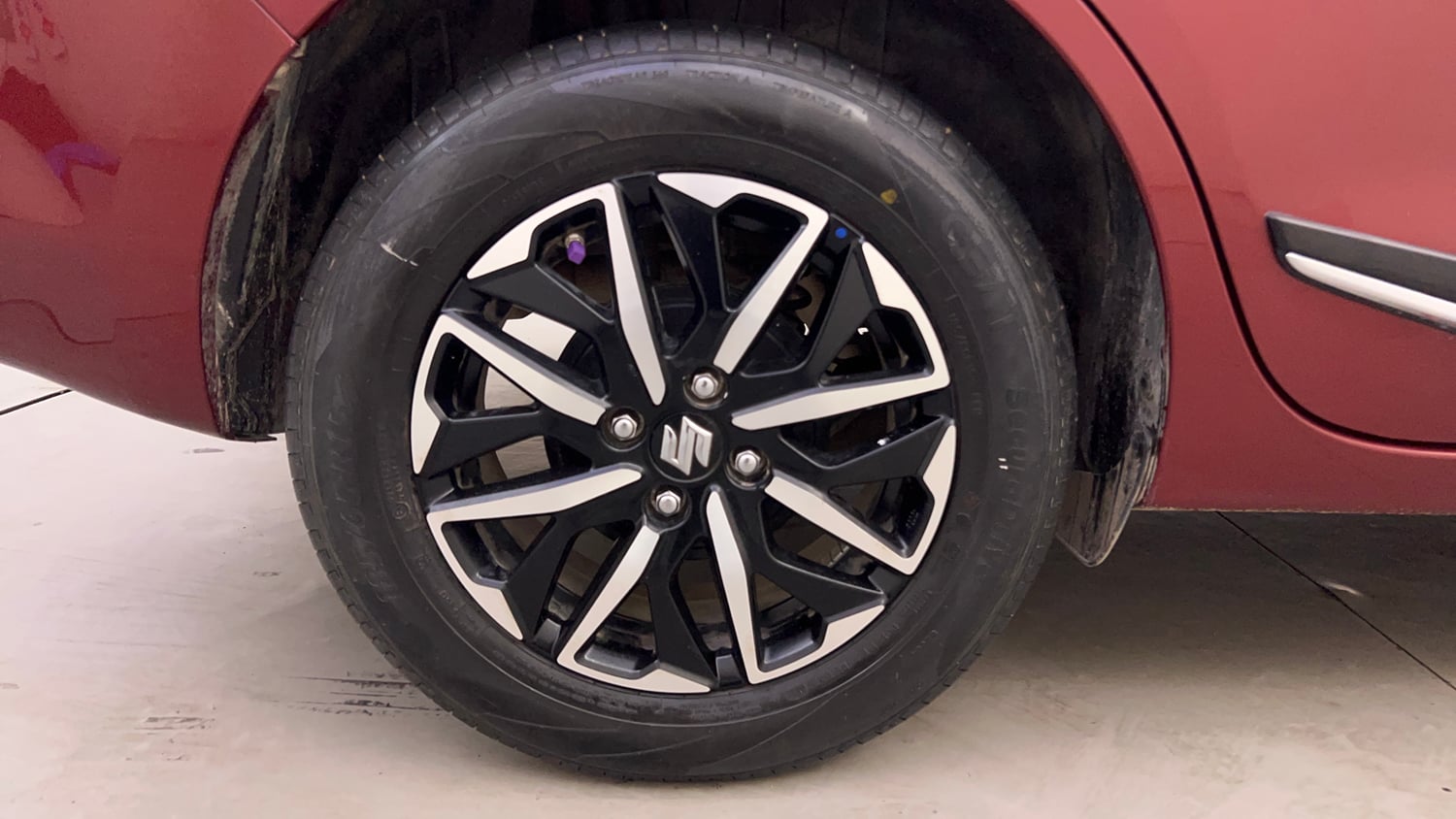 Used 2025 Maruti Suzuki Dzire ZXi Plus Petrol Manual tyres RIGHT REAR TYRE RIM VIEW