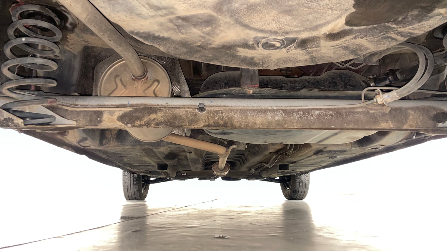 Used 2015 Renault Kwid RXT Petrol Manual extra REAR UNDERBODY VIEW (TAKEN FROM REAR)