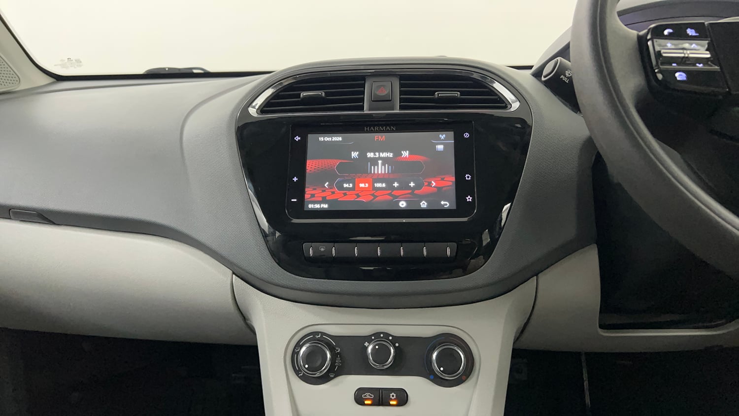 Used 2025 Tata Tiago XTA Petrol Automatic interior MUSIC SYSTEM & AC CONTROL VIEW