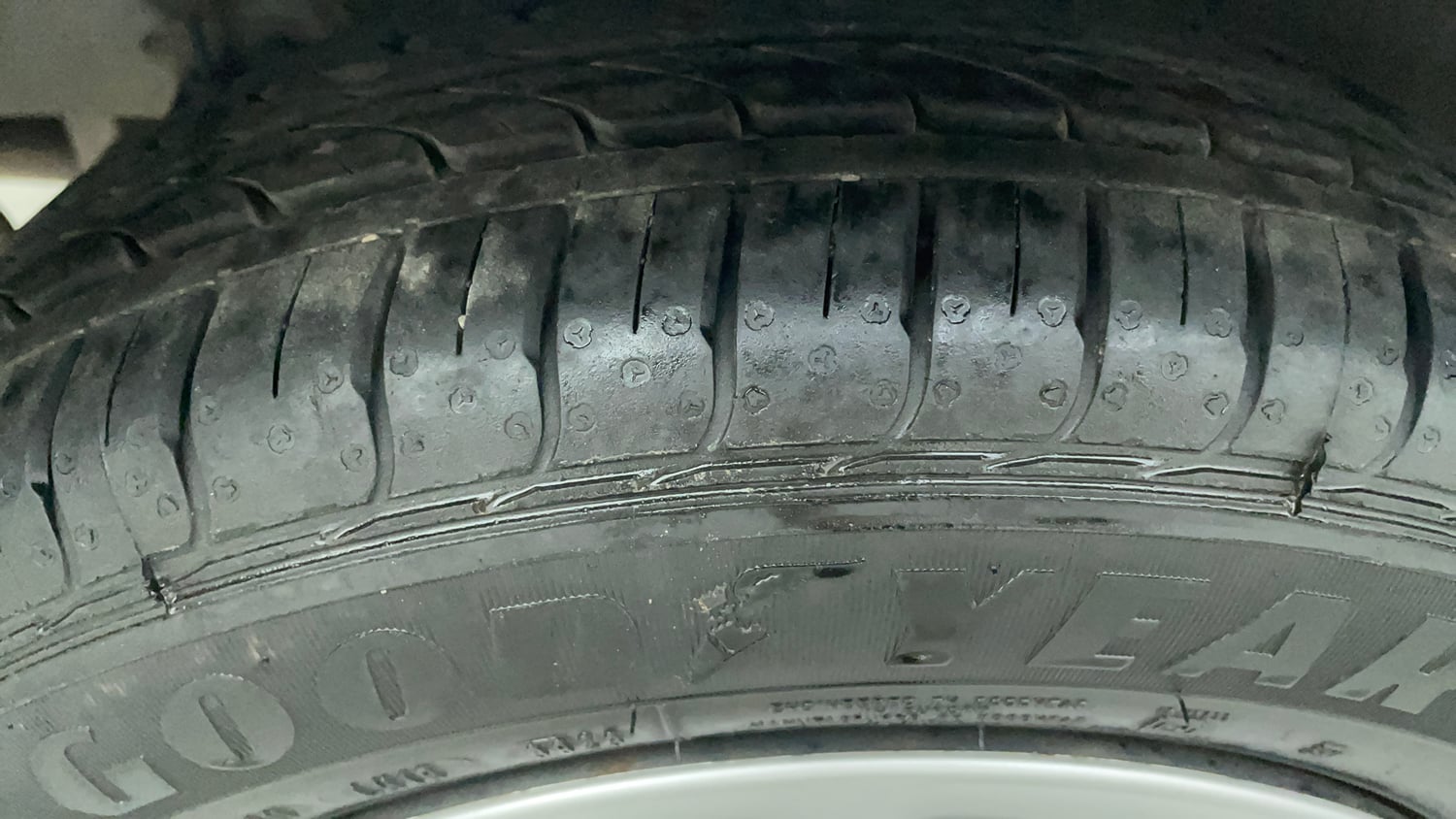 Used 2019 Hyundai Grand i10 Magna 1.2 Kappa VTVT Petrol Manual tyres RIGHT REAR TYRE TREAD VIEW