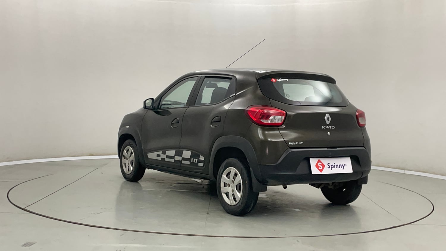 Used 2018 Renault Kwid 1.0 RXT Petrol Manual exterior LEFT REAR CORNER VIEW
