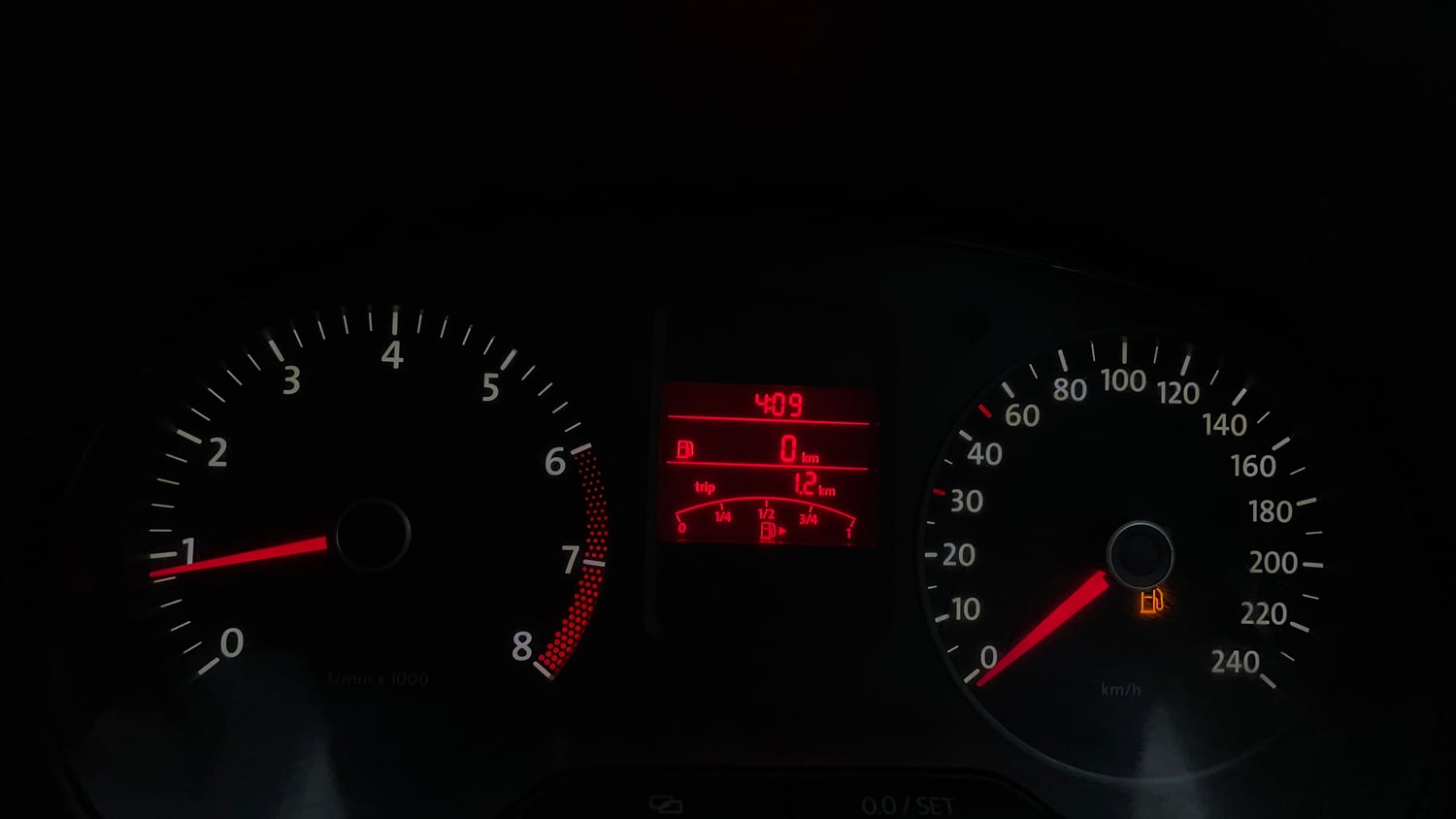 Used 2014 Volkswagen Polo Comfortline 1.2L (P) Petrol Manual interior CLUSTERMETER VIEW