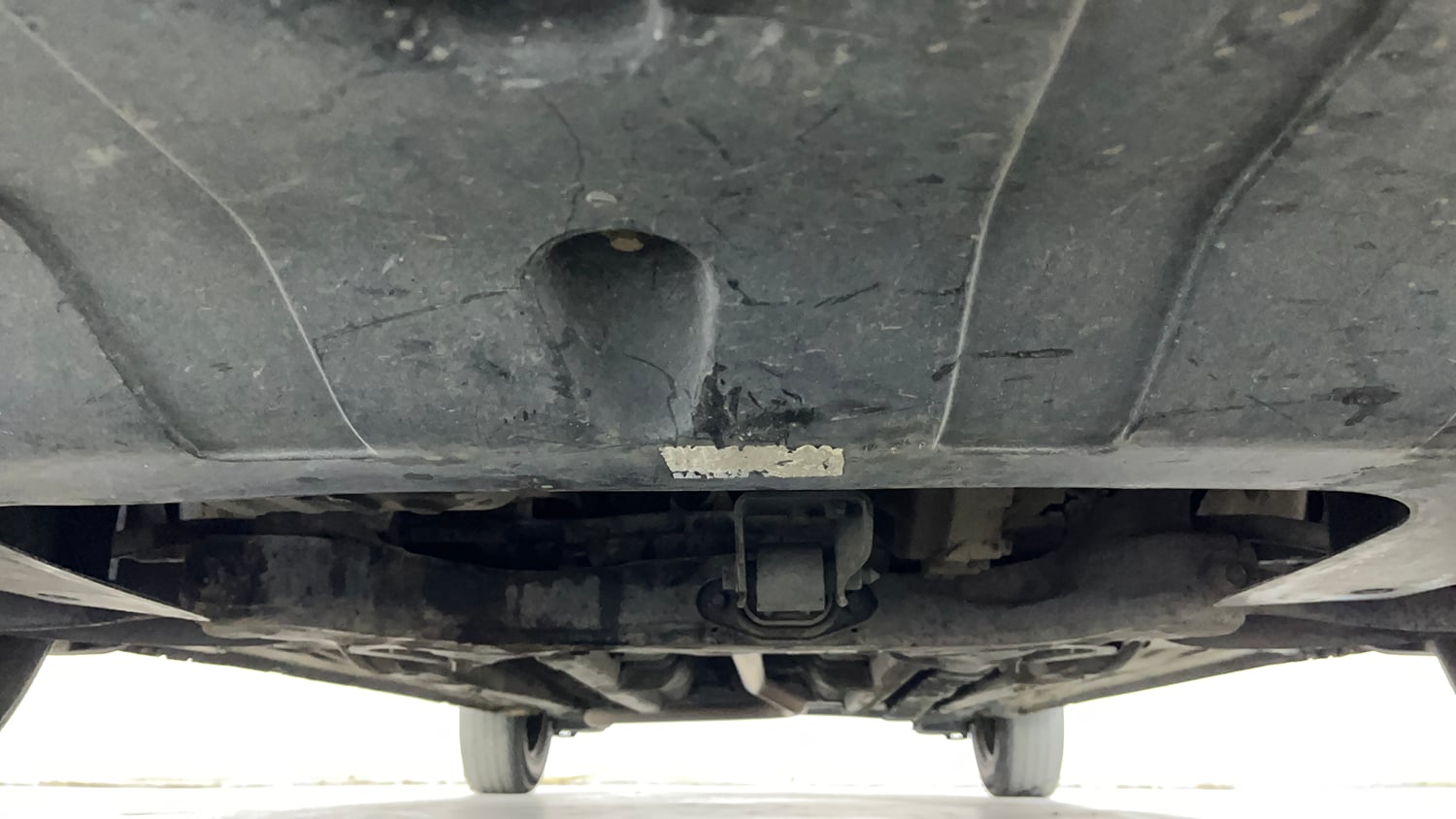 Used 2015 Hyundai Elite i20 Magna 1.2 Petrol Manual extra FRONT LEFT UNDERBODY VIEW