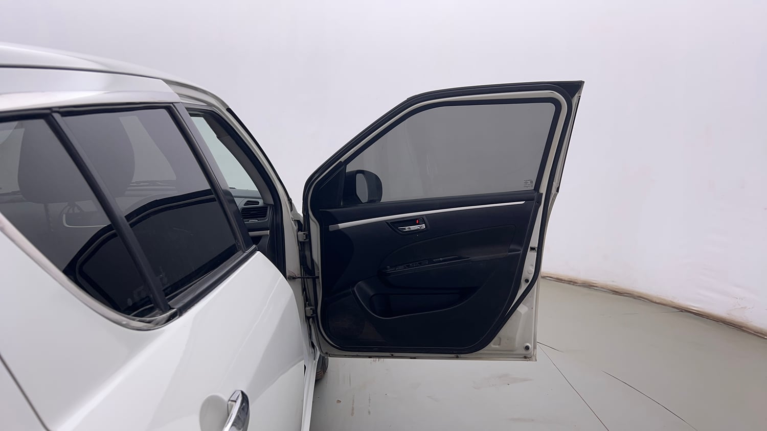 Used 2015 Maruti Suzuki Swift VXi Petrol Manual interior RIGHT FRONT DOOR OPEN VIEW