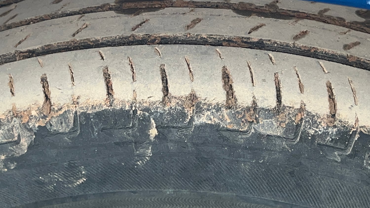 Used 2017 Maruti Suzuki Ignis Delta 1.2 MT Petrol Manual tyres LEFT FRONT TYRE TREAD VIEW