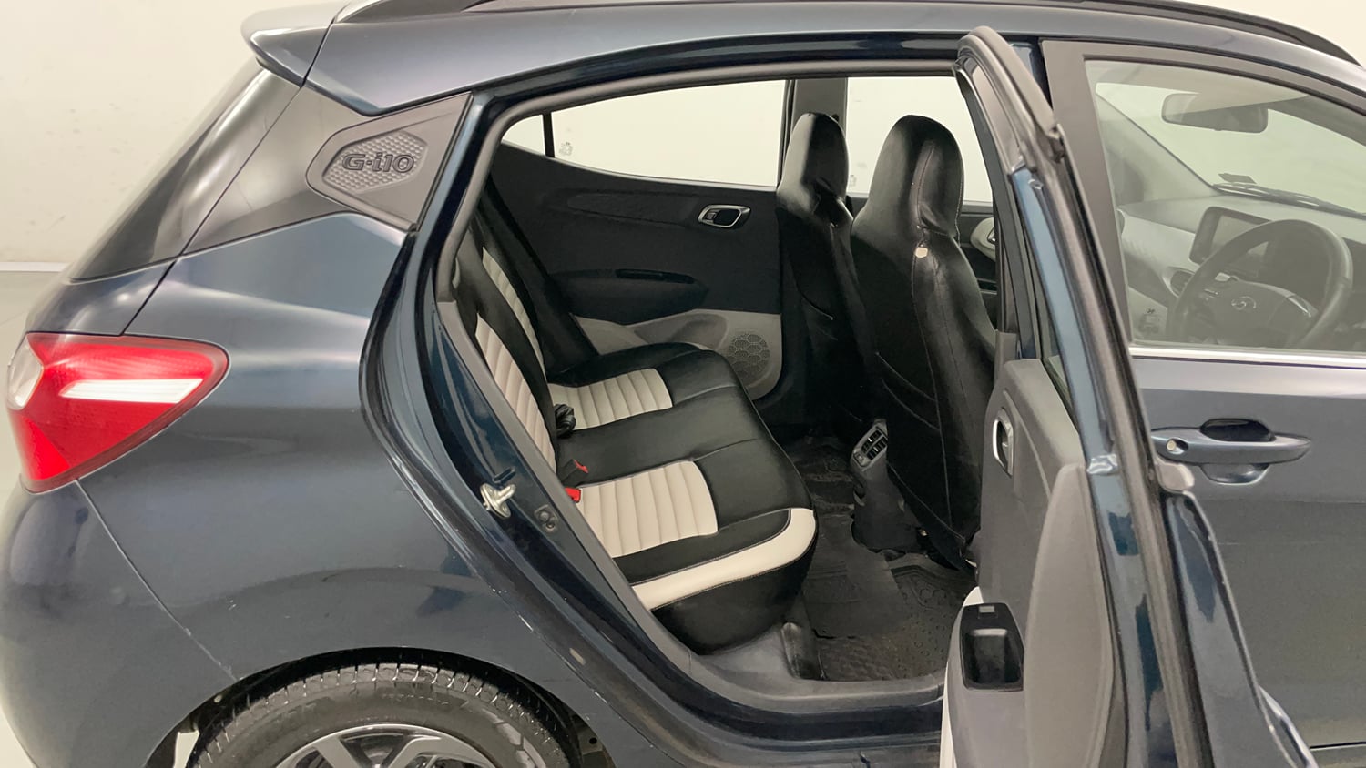 Used 2021 Hyundai Grand i10 Nios Sportz Petrol+cng(outside fitted) Cng Manual interior RIGHT SIDE REAR DOOR CABIN VIEW