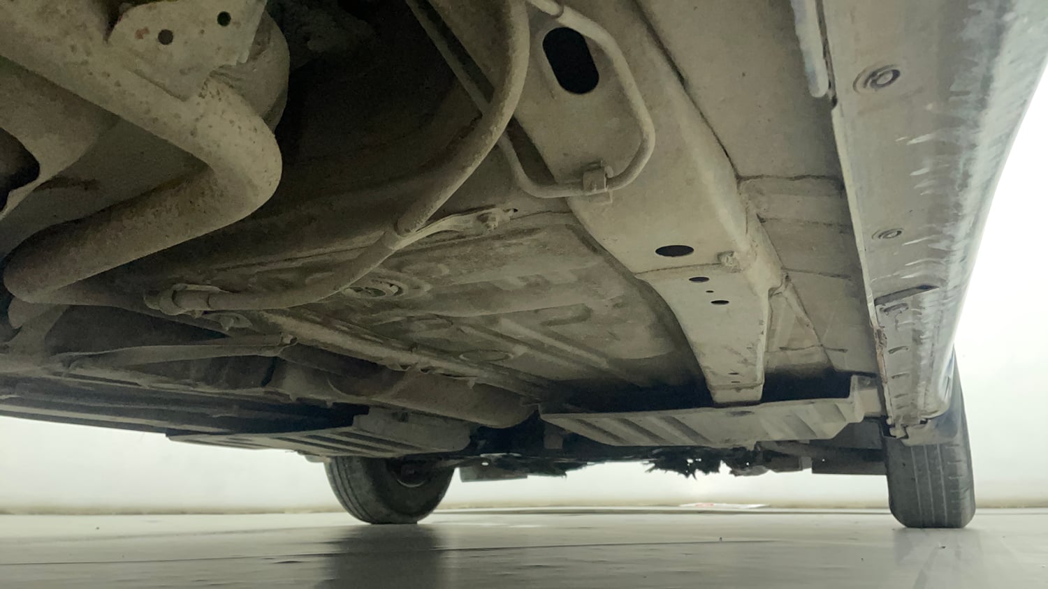 Used 2022 Maruti Suzuki Swift VXi Petrol Manual extra REAR RIGHT UNDERBODY VIEW