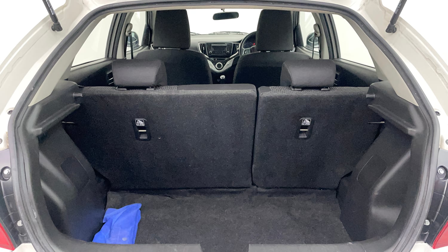 Used 2017 Maruti Suzuki Baleno Delta 1.2 Petrol Manual interior DICKY INSIDE VIEW