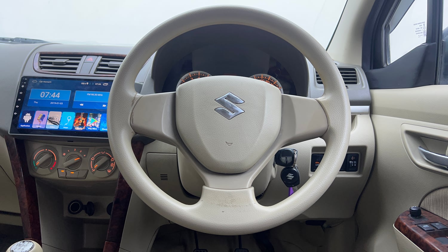 Used 2015 Maruti Suzuki Ertiga Vxi Petrol Manual interior STEERING VIEW