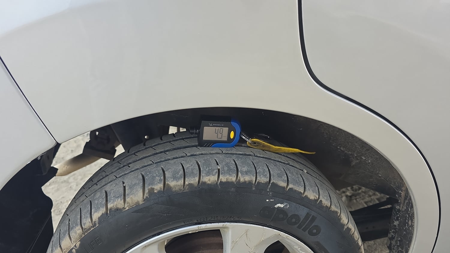 Used 2015 Maruti Suzuki Wagon R VXI Petrol Manual tyres RIGHT REAR TYRE TREAD VIEW