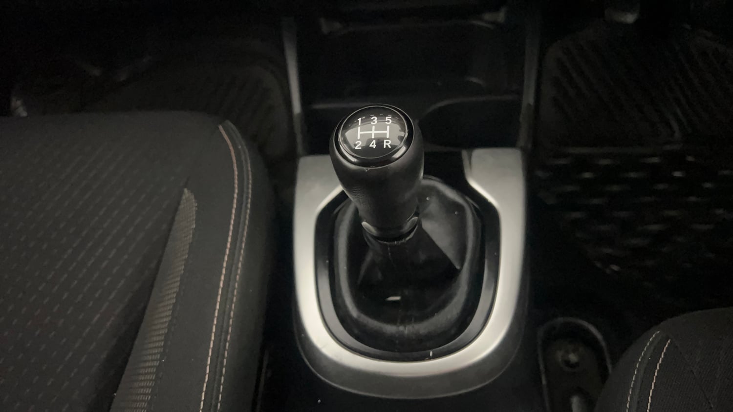 Used 2018 Honda WR-V VX MT Petrol Petrol Manual interior GEAR  KNOB VIEW