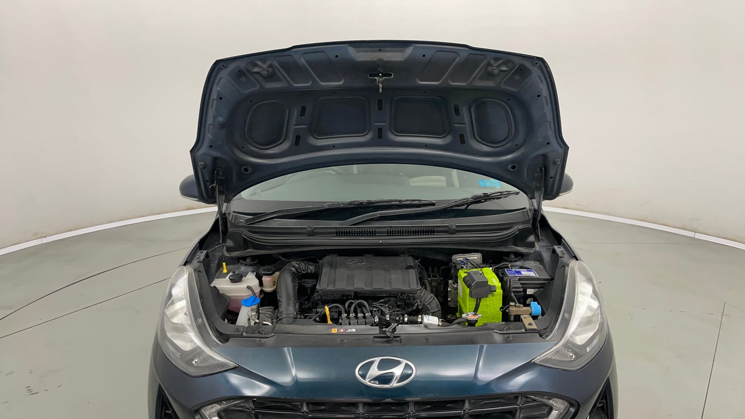 Used 2021 Hyundai Grand i10 Nios Sportz Petrol+cng(outside fitted) Cng Manual engine ENGINE & BONNET OPEN FRONT VIEW