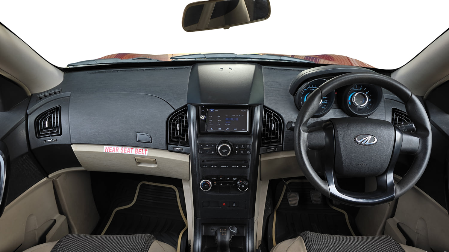 Used 2017 Mahindra XUV500 W4 Diesel Manual interior DASHBOARD VIEW