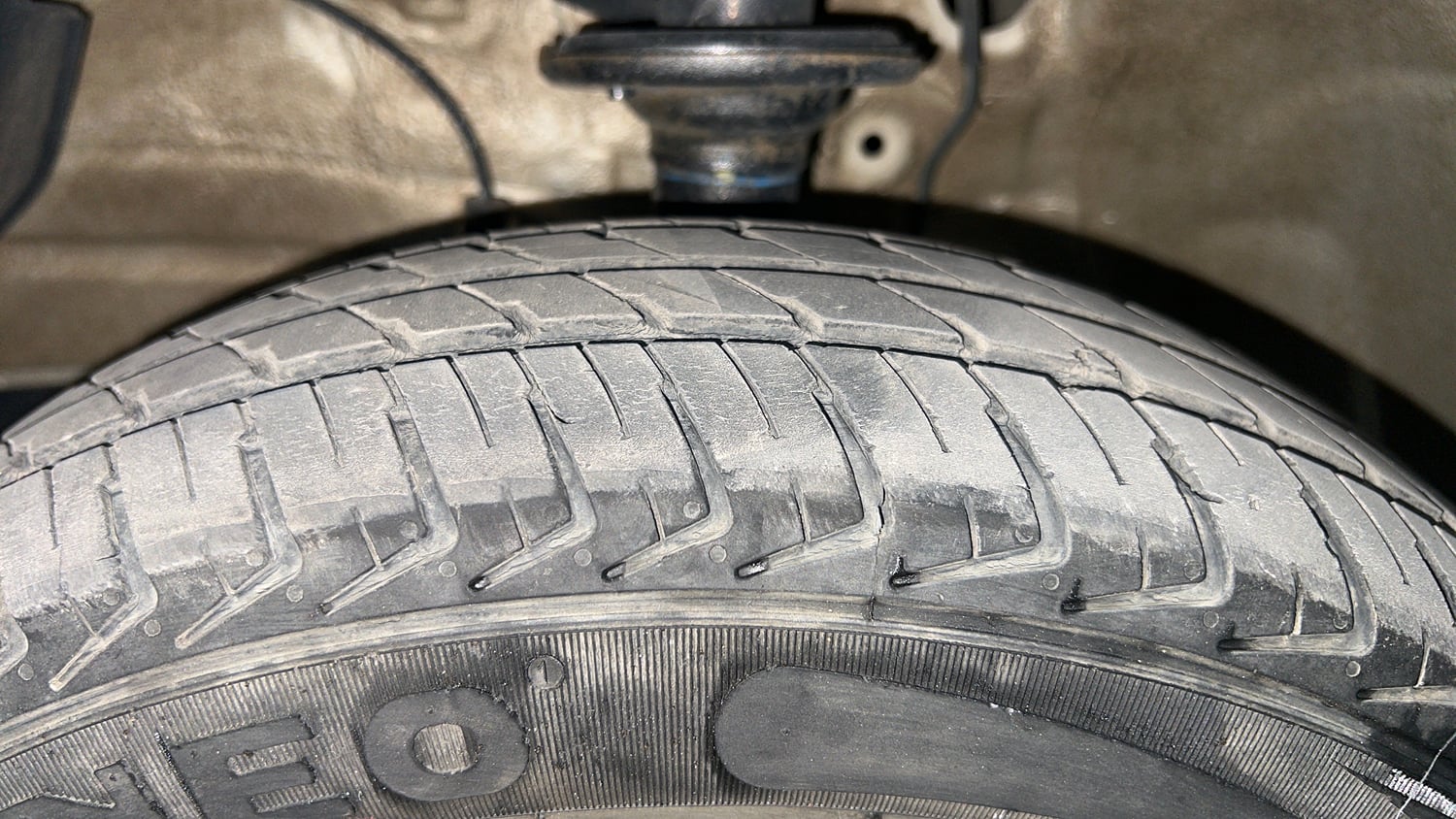 Used 2023 Maruti Suzuki Alto K10 VXi AGS Petrol Automatic tyres LEFT FRONT TYRE TREAD VIEW