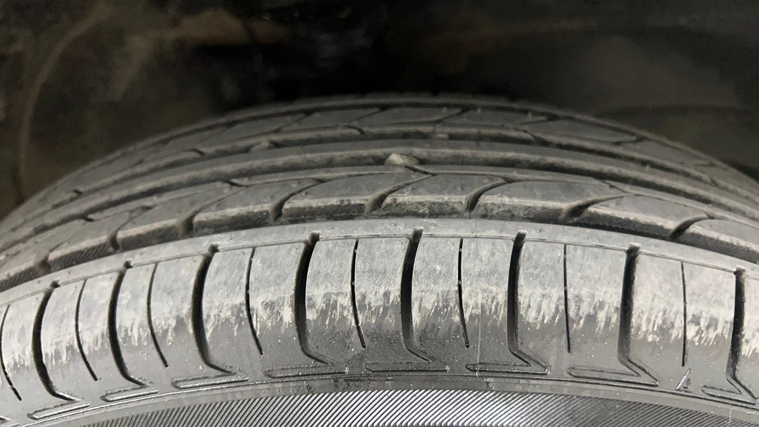 Used 2013 Maruti Suzuki Wagon R LXI CNG Cng Manual tyres RIGHT FRONT TYRE TREAD VIEW