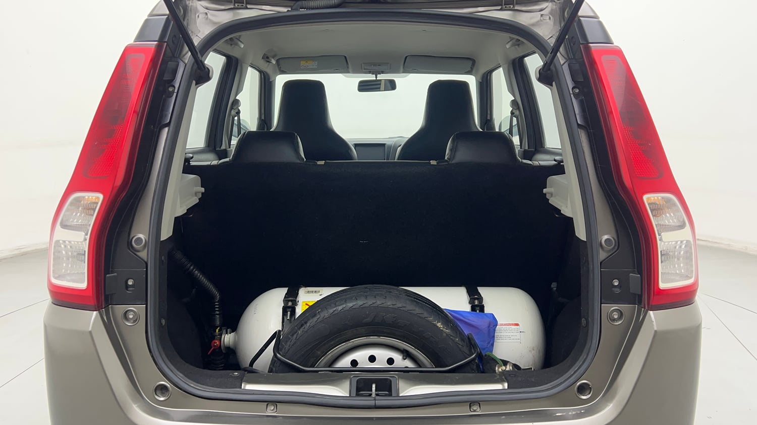 Used 2022 Maruti Suzuki Wagon R LXi (O) 1.0 CNG Cng Manual interior DICKY INSIDE VIEW