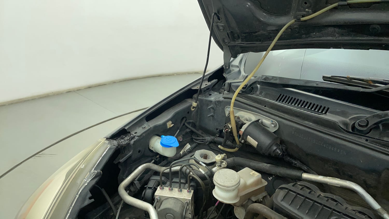 Used 2022 Maruti Suzuki Alto 800 VXi Petrol Manual engine ENGINE RIGHT SIDE HINGE & APRON VIEW