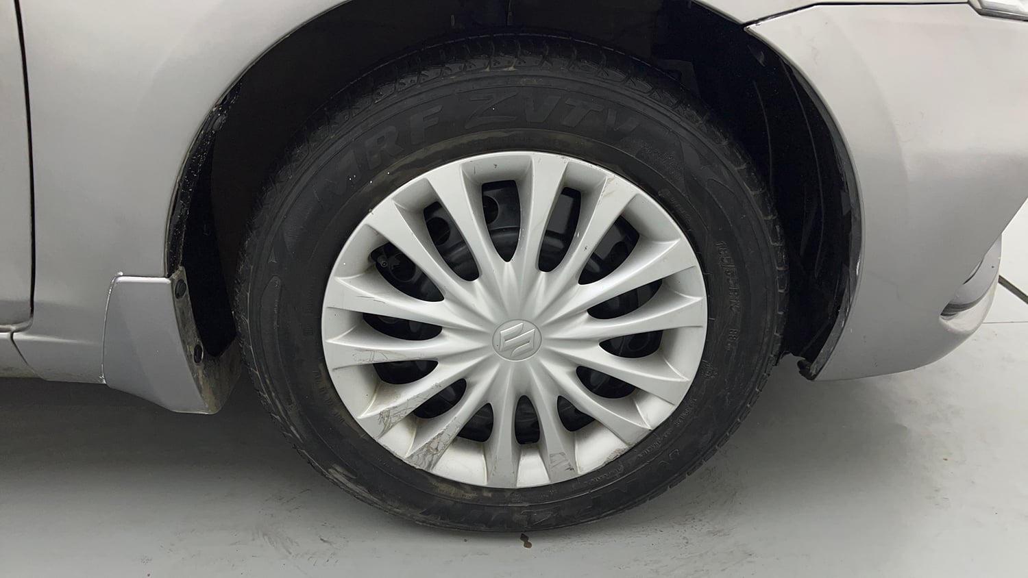Used 2019 Maruti Suzuki Ciaz Sigma Hybrid 1.5 Petrol Manual tyres RIGHT FRONT TYRE RIM VIEW