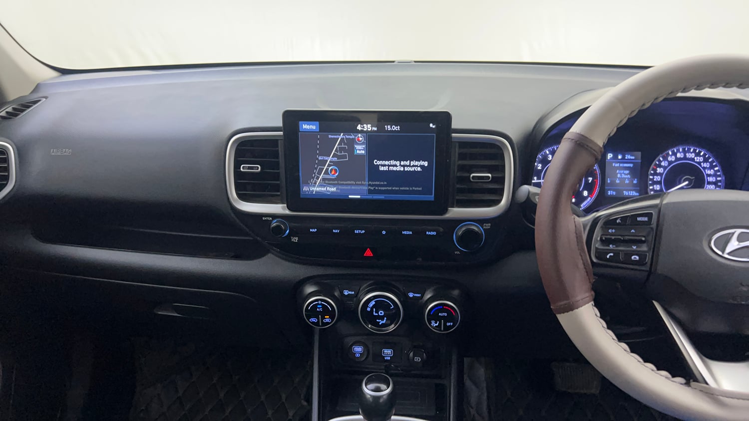 Used 2019 Hyundai Venue SX Plus 1.0 Turbo DCT Petrol Automatic interior MUSIC SYSTEM & AC CONTROL VIEW