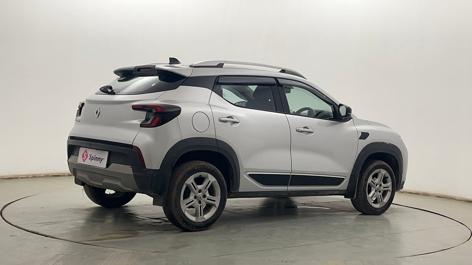 Used 2022 Renault Kiger RXT MT Petrol Manual exterior RIGHT REAR CORNER VIEW