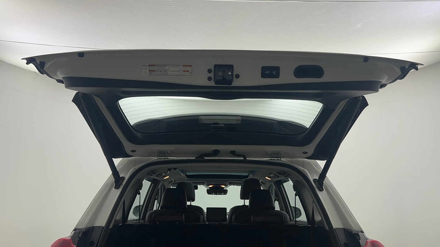 Used 2024 Toyota Innova Hycross ZX Hybrid 7 STR Hybrid Automatic interior DICKY DOOR OPEN VIEW