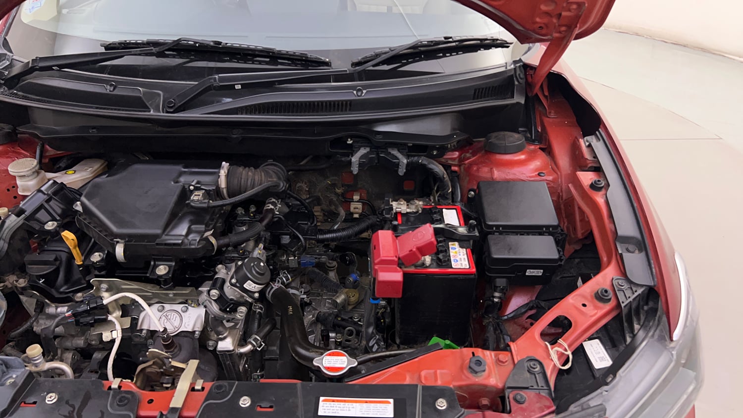 Used 2025 Maruti Suzuki Dzire ZXi Plus Petrol Manual engine ENGINE LEFT SIDE HINGE & APRON VIEW