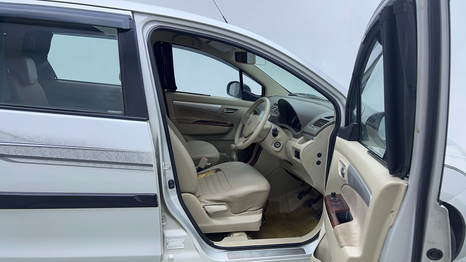 Used 2015 Maruti Suzuki Ertiga Vxi Petrol Manual interior RIGHT SIDE FRONT DOOR CABIN VIEW
