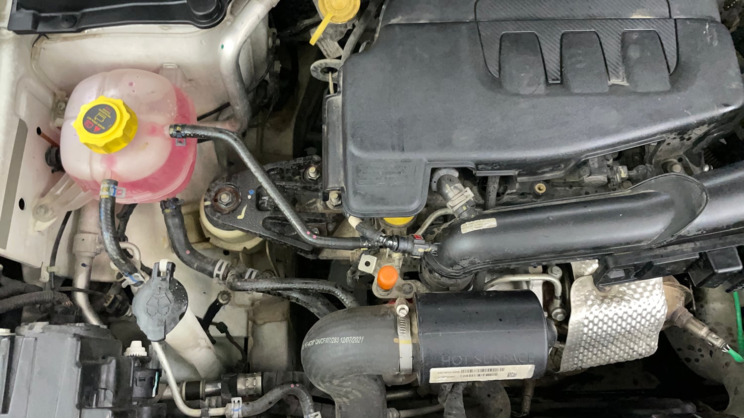 Used 2021 Mahindra XUV 300 W8 1.2 Petrol Petrol Manual engine ENGINE RIGHT SIDE VIEW