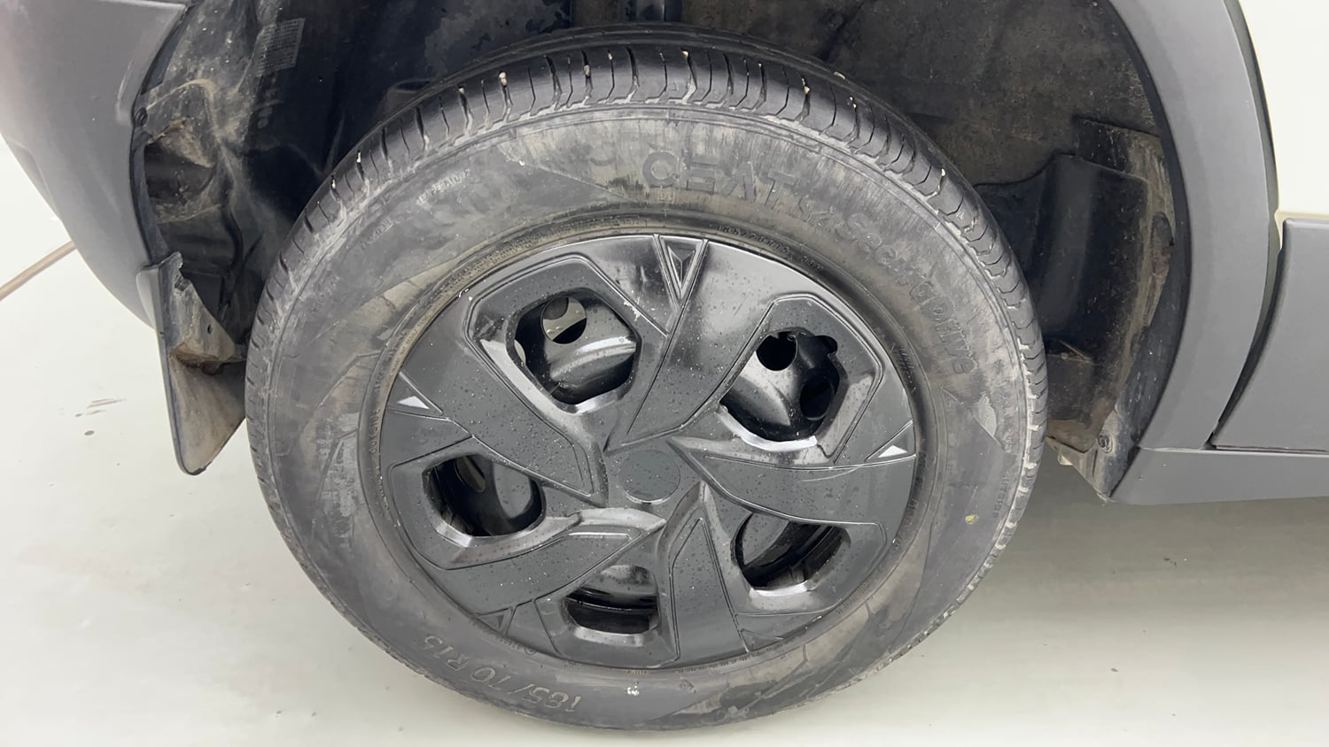 Used 2023 Tata Punch Pure MT Petrol Manual tyres RIGHT REAR TYRE RIM VIEW