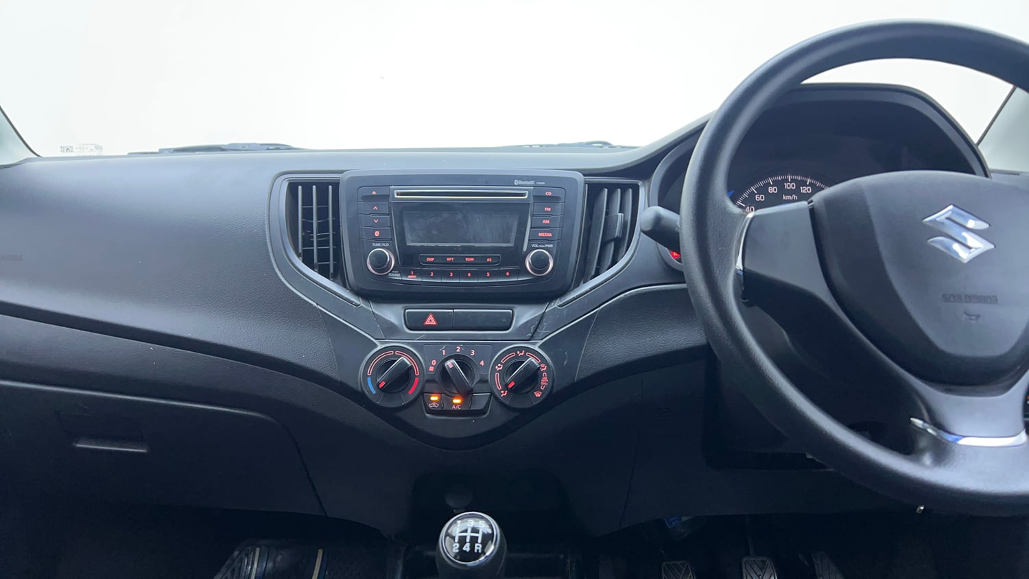 Used 2021 Maruti Suzuki Baleno Sigma Petrol Manual interior MUSIC SYSTEM & AC CONTROL VIEW