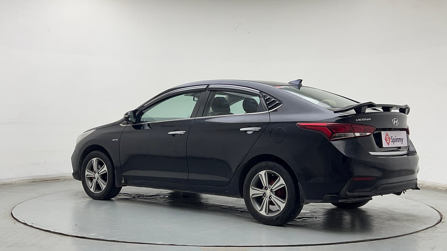 Used 2018 Hyundai Verna SX (O) 1.6 VTVT AT Petrol Automatic exterior LEFT REAR CORNER VIEW