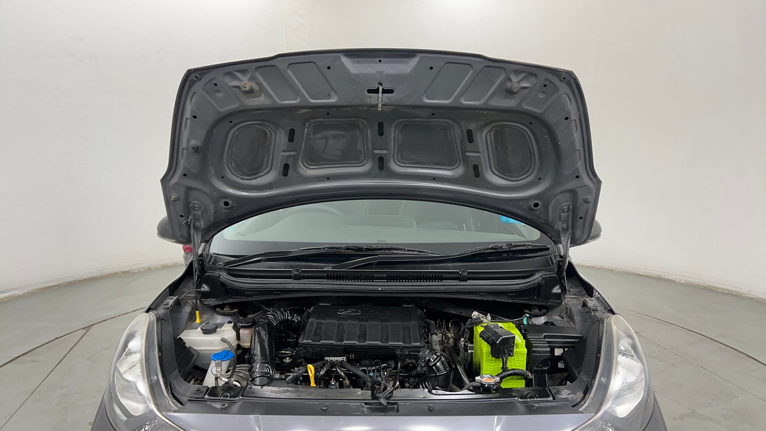 Used 2023 Hyundai Aura SX 1.2 CNG Cng Manual engine ENGINE & BONNET OPEN FRONT VIEW