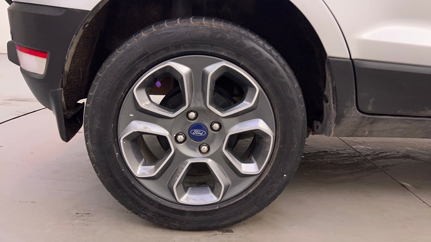 Used 2021 Ford EcoSport S MT 1.5 Ti-VCT Petrol Manual tyres RIGHT REAR TYRE RIM VIEW