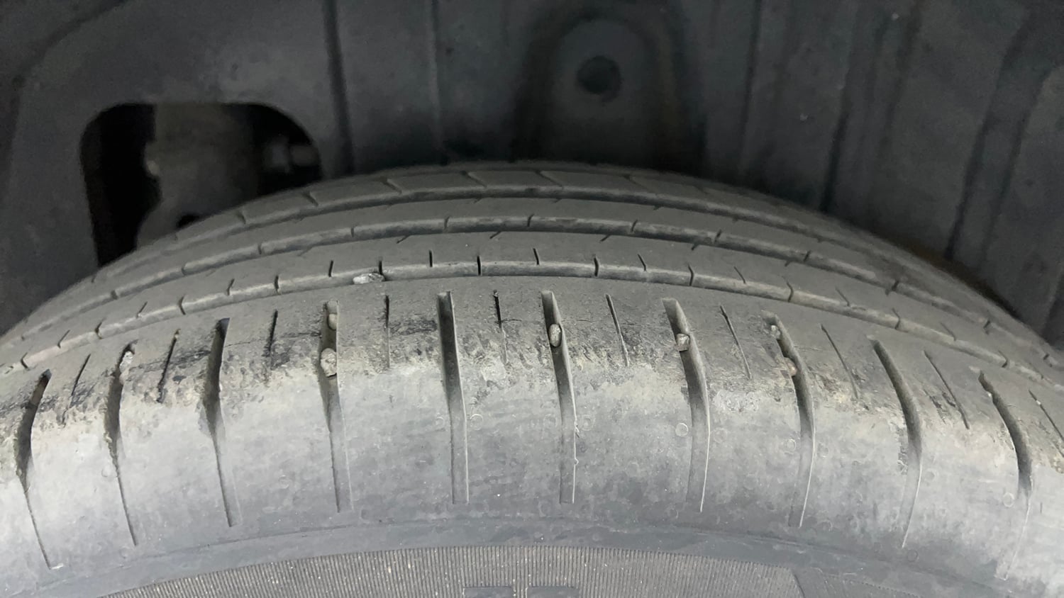 Used 2021 Mahindra XUV 300 W6 1.2 Petrol Petrol Manual tyres LEFT REAR TYRE TREAD VIEW
