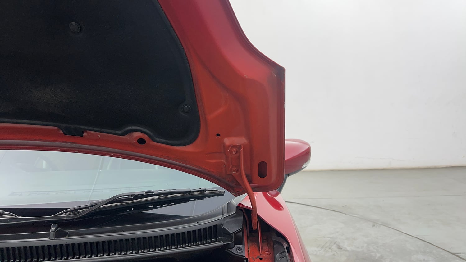 Used 2019 Maruti Suzuki Baleno Delta Petrol Manual engine ENGINE LEFT SIDE HINGE & APRON VIEW