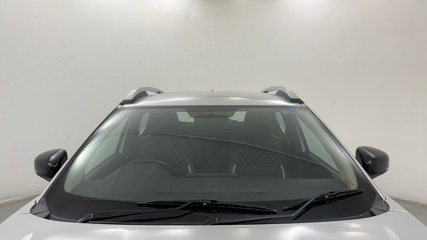 Used 2021 Renault Kiger RXZ MT Petrol Manual exterior FRONT WINDSHIELD VIEW
