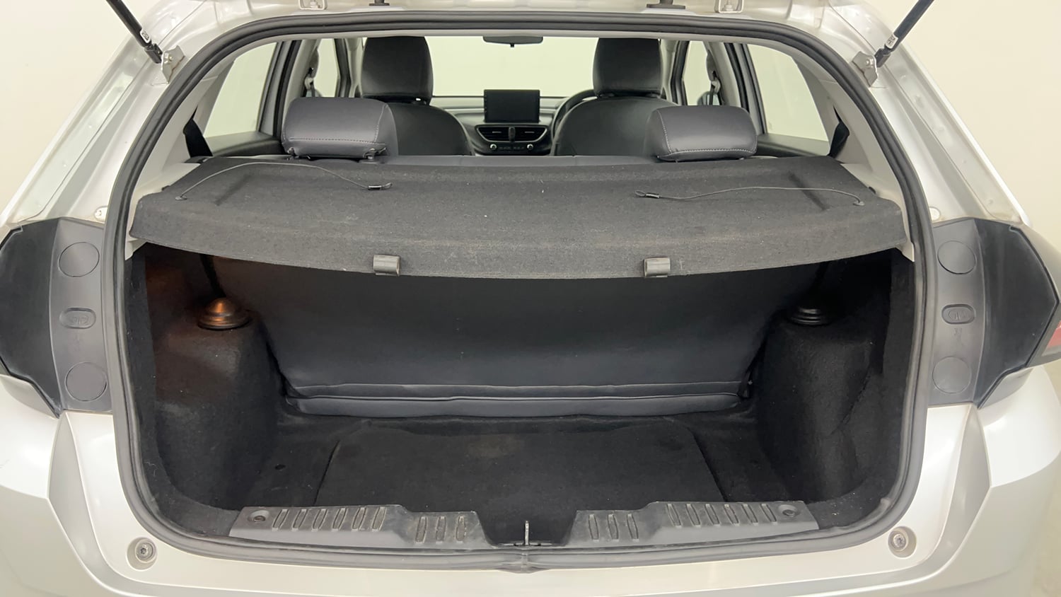 Used 2020 Tata Altroz XZ Petrol Petrol Manual interior DICKY INSIDE VIEW