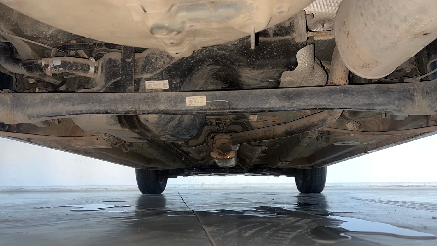 Used 2024 Mahindra XUV 3XO AX5 1.2 Petrol Petrol Manual extra REAR UNDERBODY VIEW (TAKEN FROM REAR)