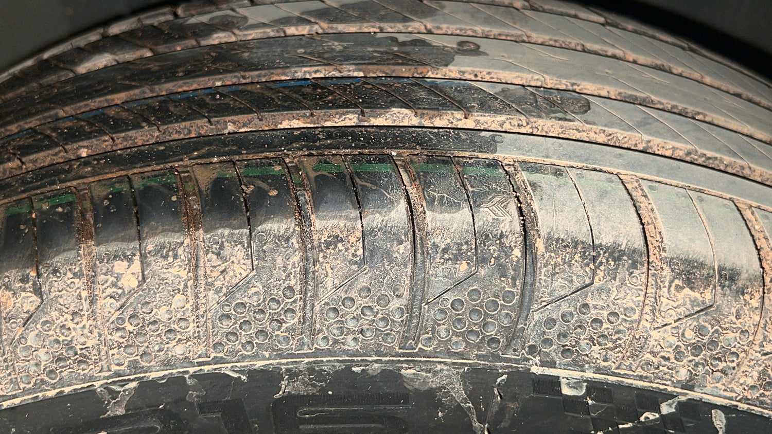 Used 2022 Renault Kiger RXT MT Petrol Manual tyres RIGHT FRONT TYRE TREAD VIEW