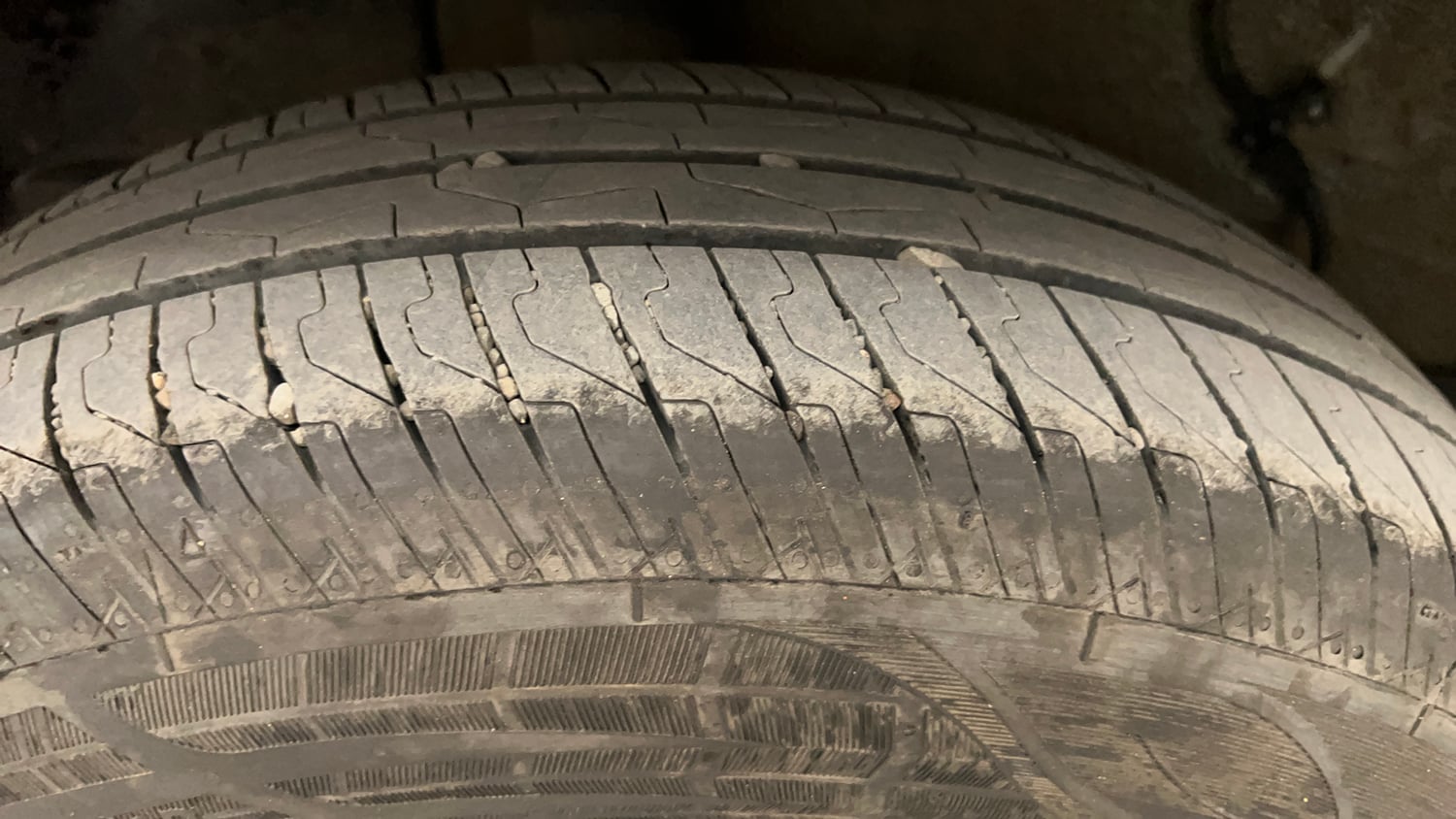 Used 2025 Tata Punch Adventure Plus iCNG Cng Manual tyres RIGHT REAR TYRE TREAD VIEW