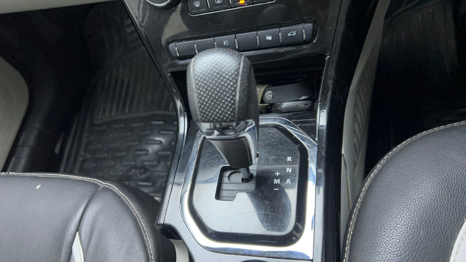 Used 2021 Tata Nexon XZA Plus Diesel Diesel Automatic interior GEAR  KNOB VIEW