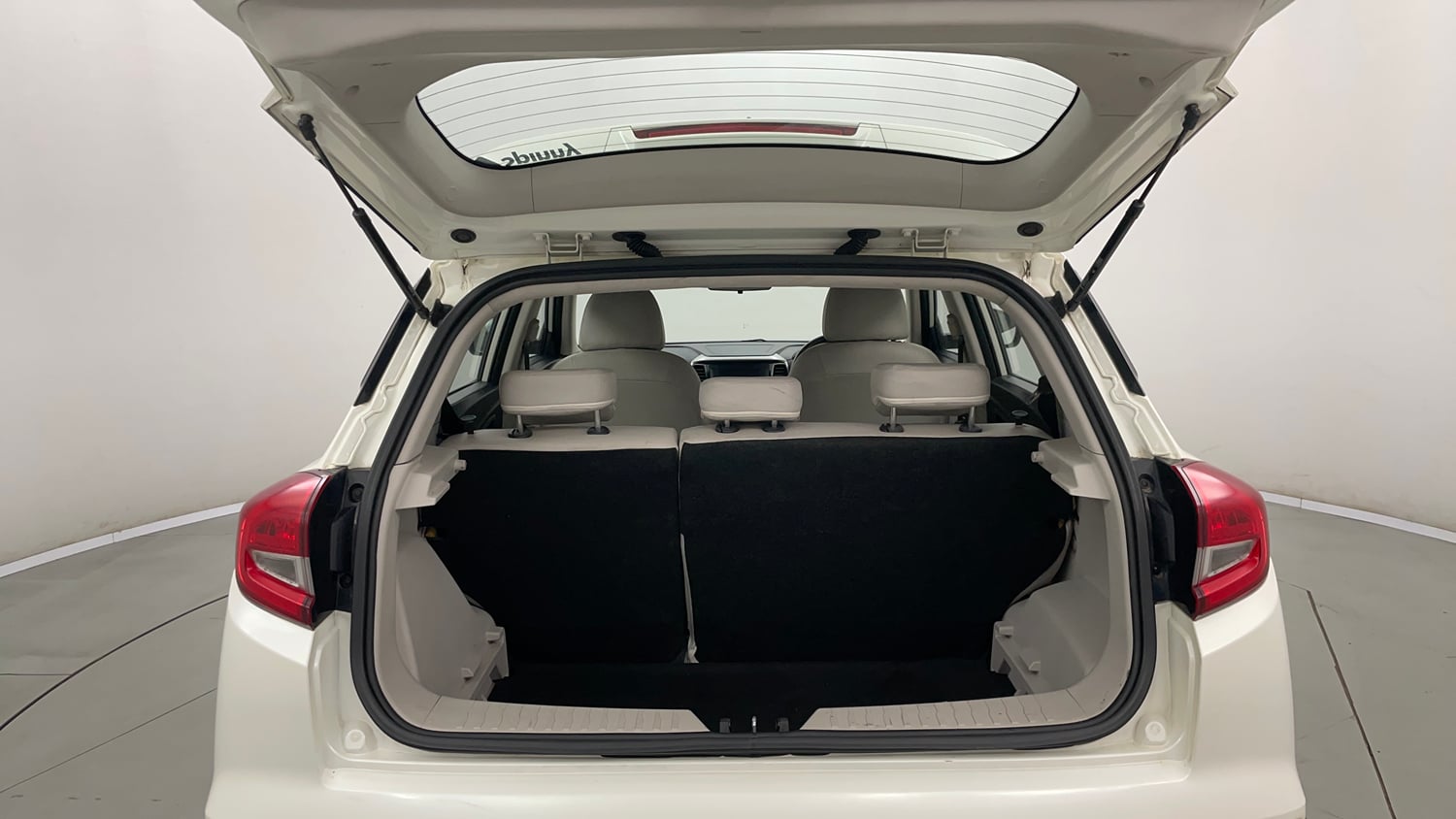 Used 2021 Mahindra XUV 300 W8 1.2 Petrol Petrol Manual interior DICKY INSIDE VIEW