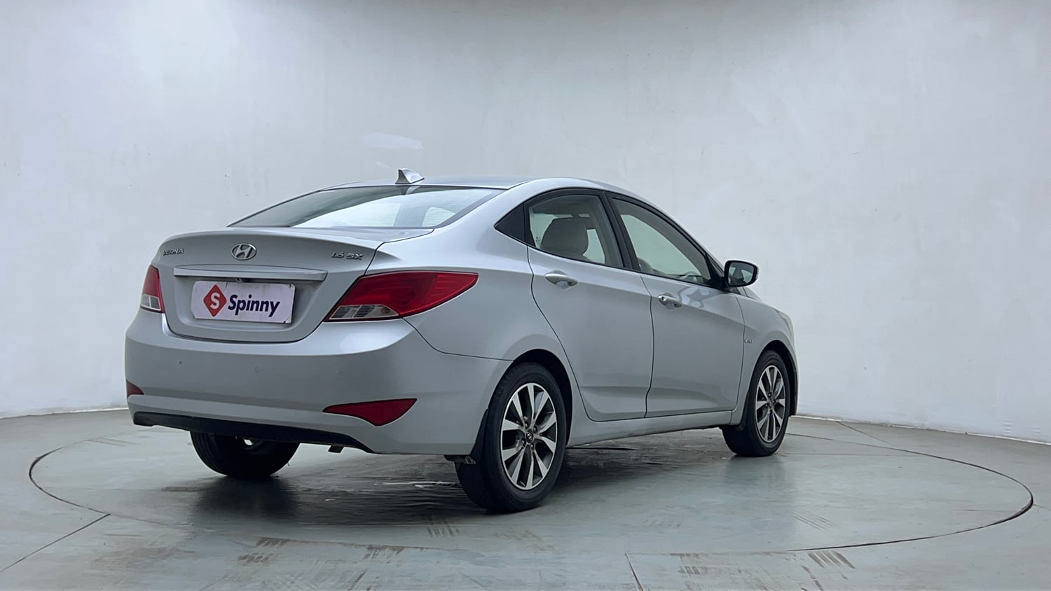 Used 2016 Hyundai Verna 1.6 VTVT SX Petrol Manual exterior RIGHT REAR CORNER VIEW