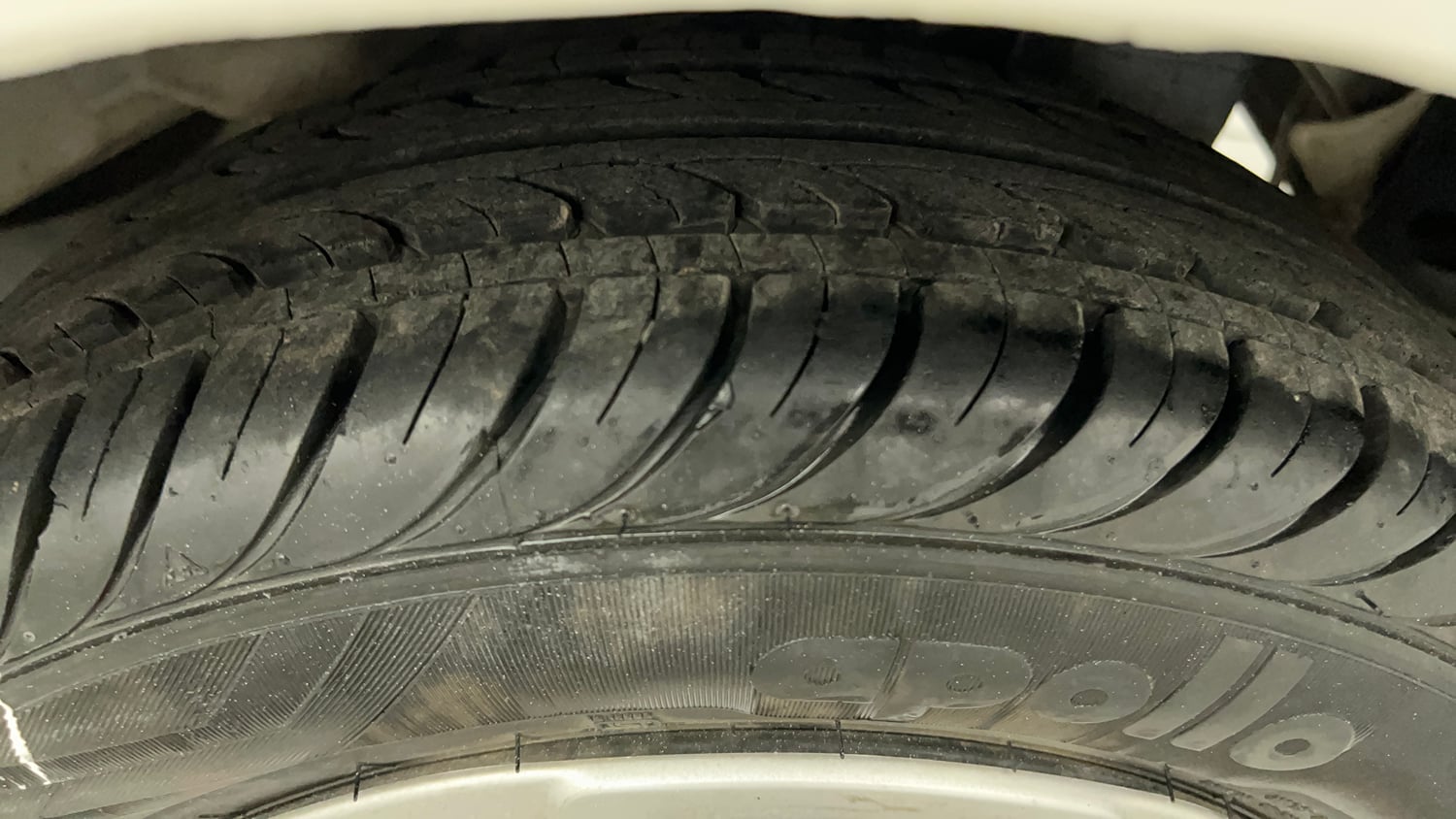 Used 2017 Hyundai Eon Magna + Petrol Manual tyres LEFT REAR TYRE TREAD VIEW