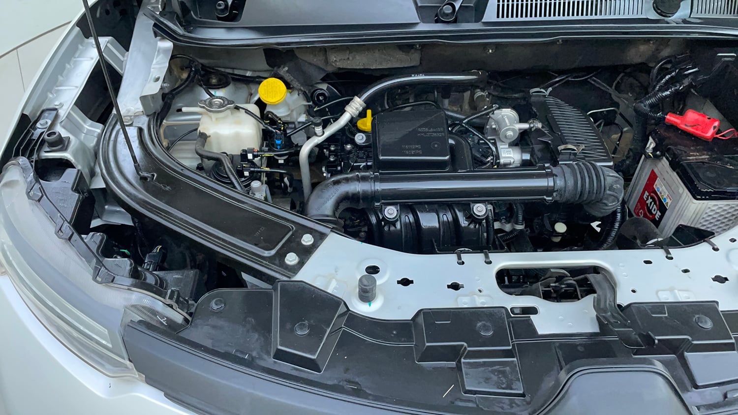 Used 2022 Renault Kiger RXE MT Petrol Manual engine ENGINE RIGHT SIDE VIEW