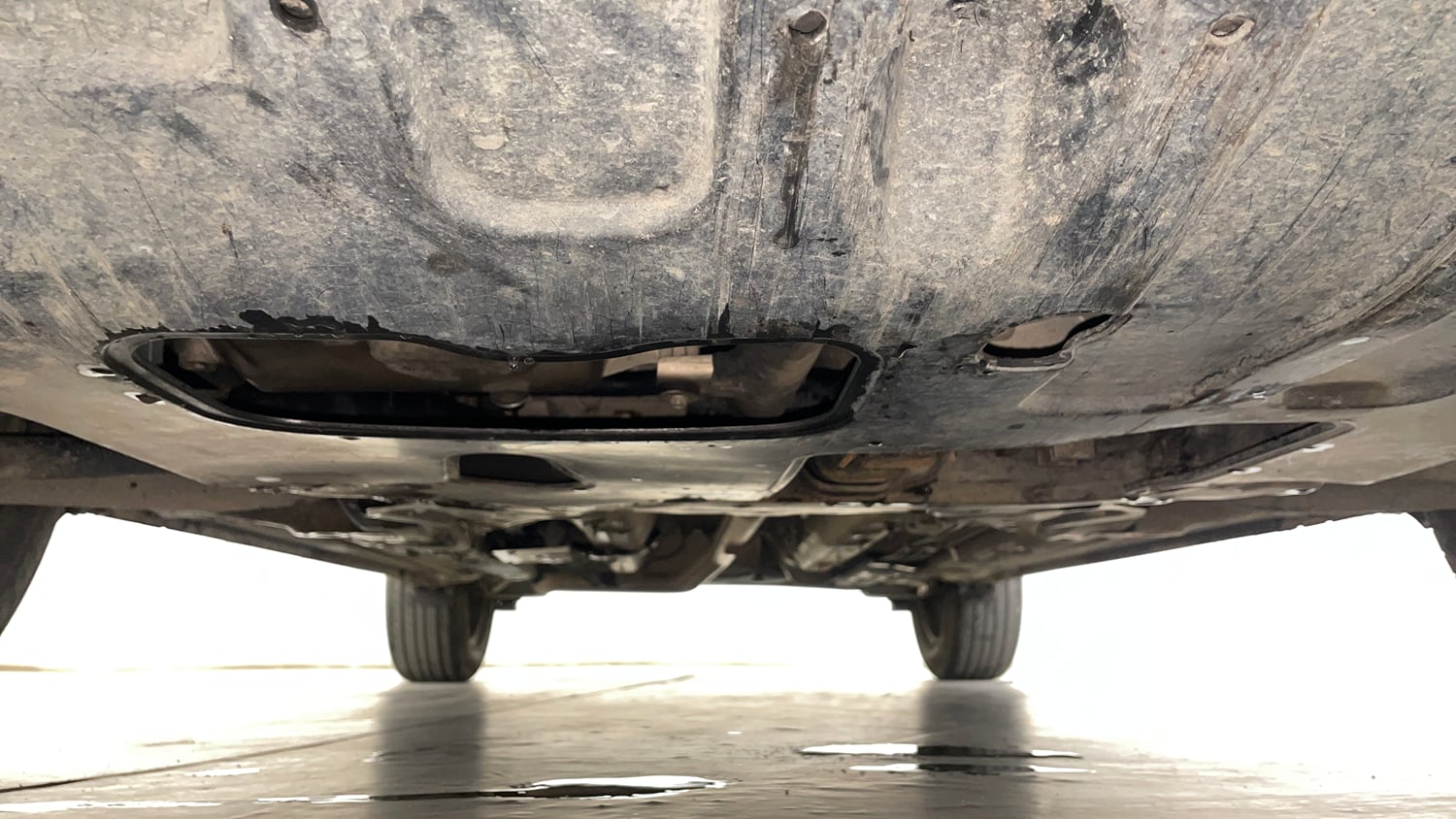 Used 2022 Hyundai Venue SX 1.5 CRDi Diesel Manual extra FRONT LEFT UNDERBODY VIEW
