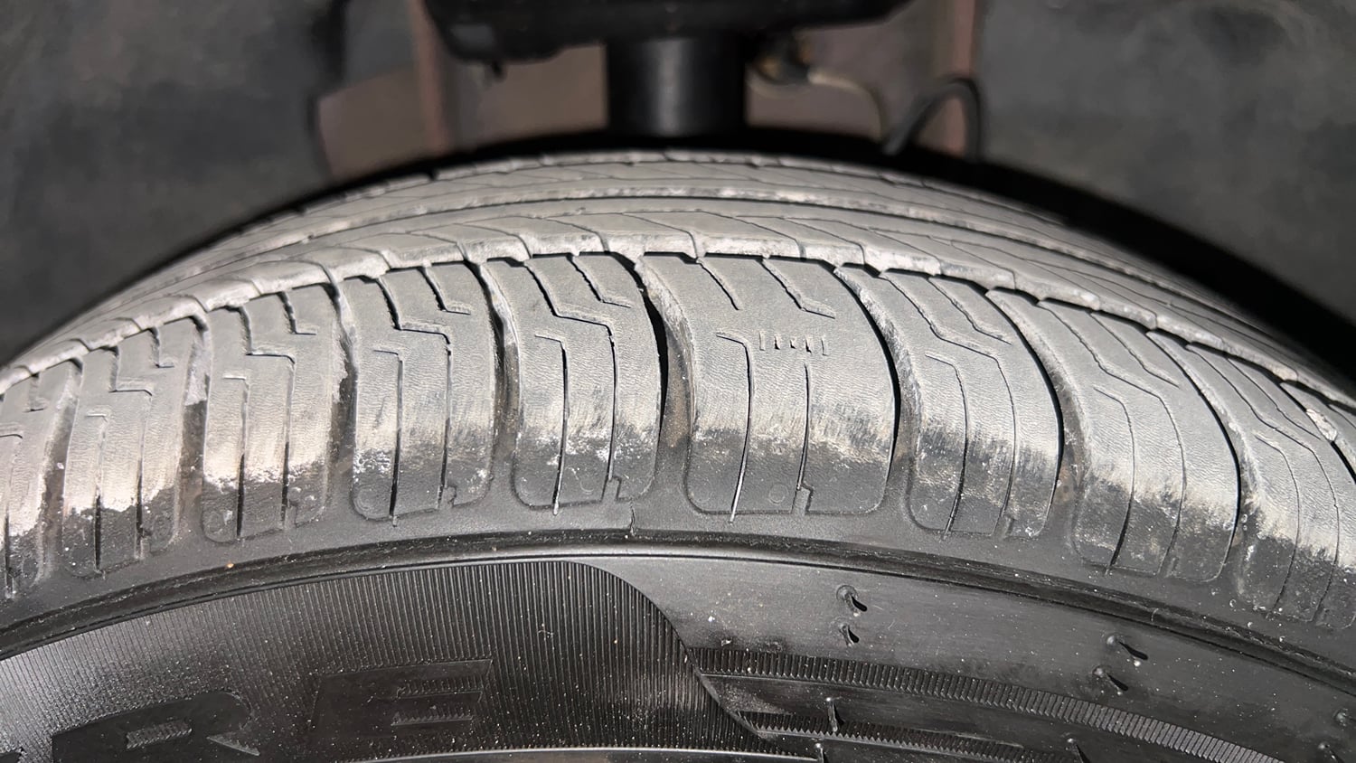 Used 2018 Tata Tiago Revotron XZ Petrol Manual tyres RIGHT FRONT TYRE TREAD VIEW