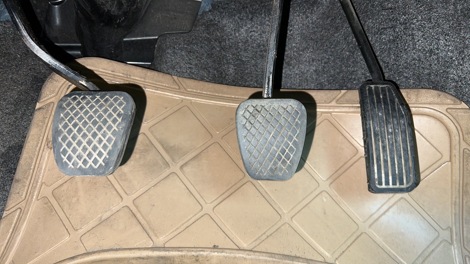 Used 2016 Honda Brio S MT Petrol Manual interior PEDALS VIEW