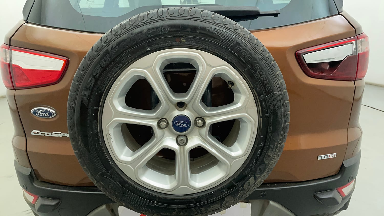 Used 2019 Ford EcoSport Titanium + 1.5L TDCi Diesel Manual tyres SPARE TYRE VIEW