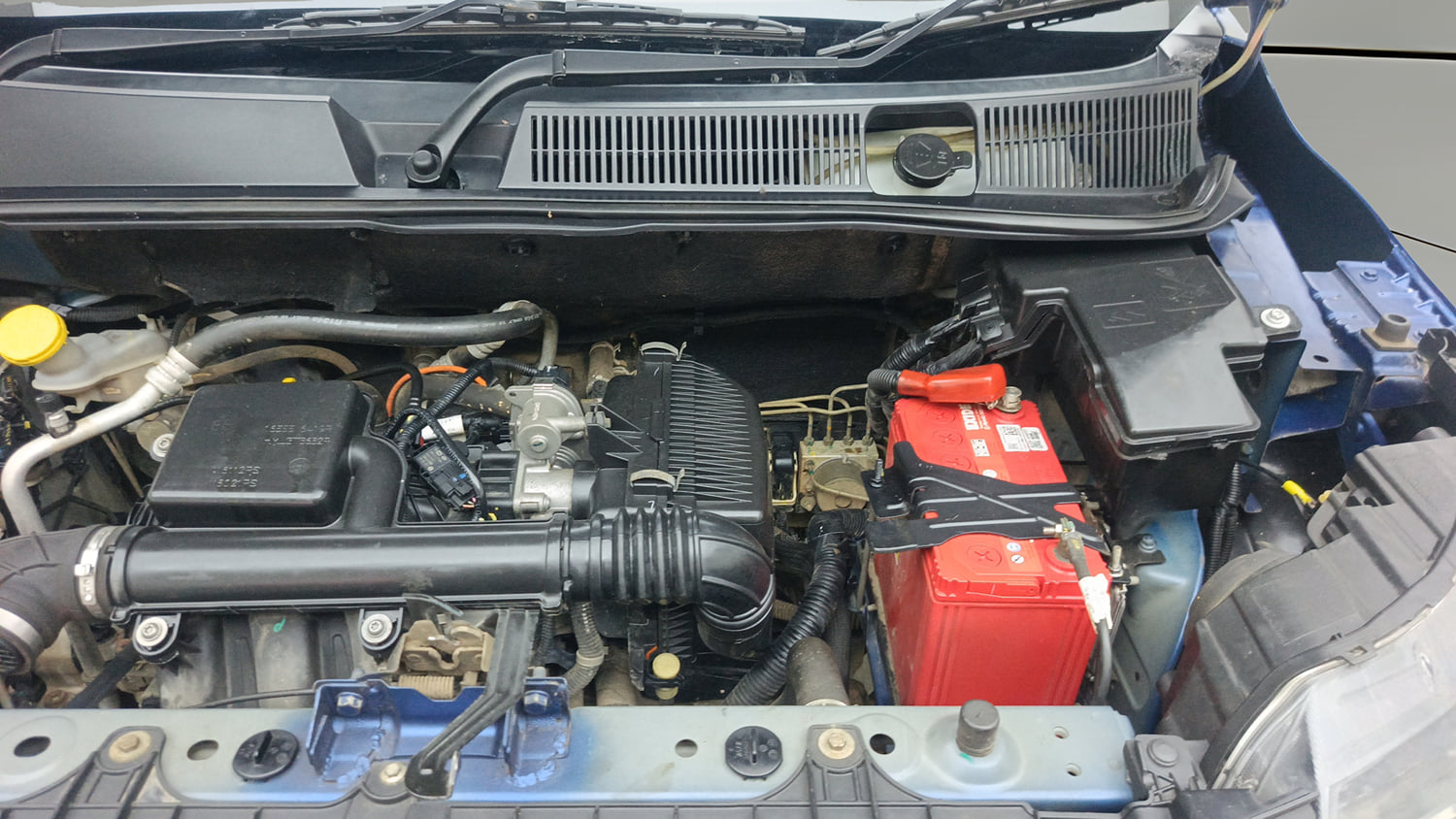 Used 2020 Renault Triber RXZ Petrol Manual engine ENGINE LEFT SIDE VIEW